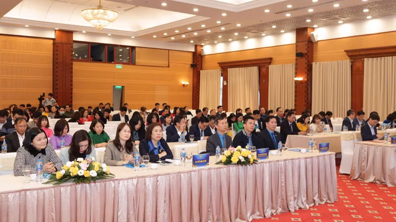 Các đại biểu tham dự hội nghị. Các đại biểu tham dự hội nghị.