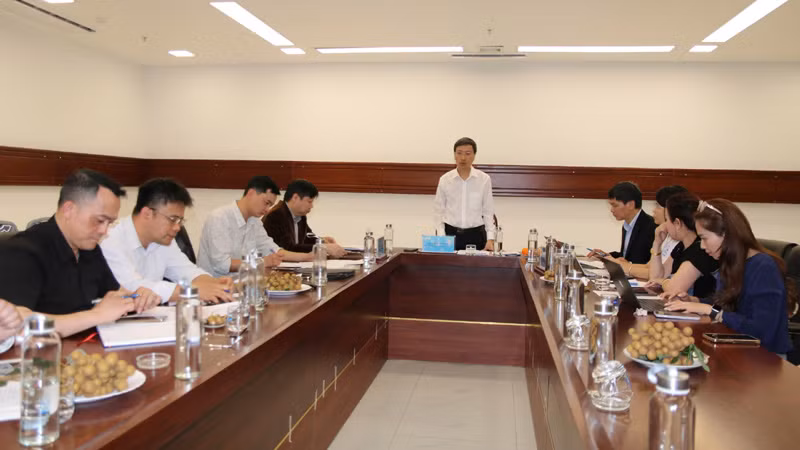 Giáo sư, Tiến sĩ Phan Trọng Lân phát biểu ý kiến tại buổi làm việc.