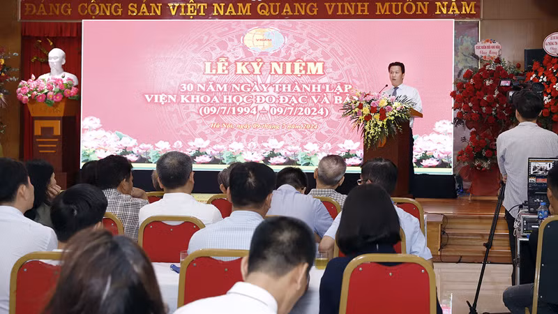 Các đại biểu tham dự Lễ kỷ niệm 30 năm thành lập Viện Khoa học Đo đạc và Bản đồ Các đại biểu tham dự Lễ kỷ niệm 30 năm thành lập Viện Khoa học Đo đạc và Bản đồ