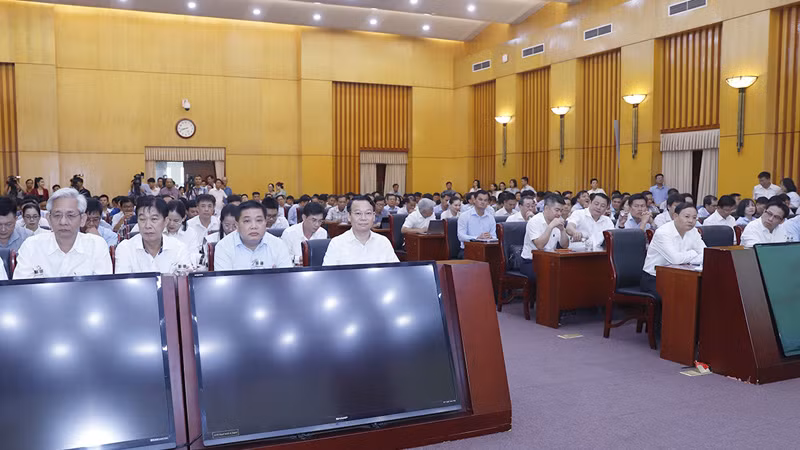 Các đại biểu tham dự hội nghị.