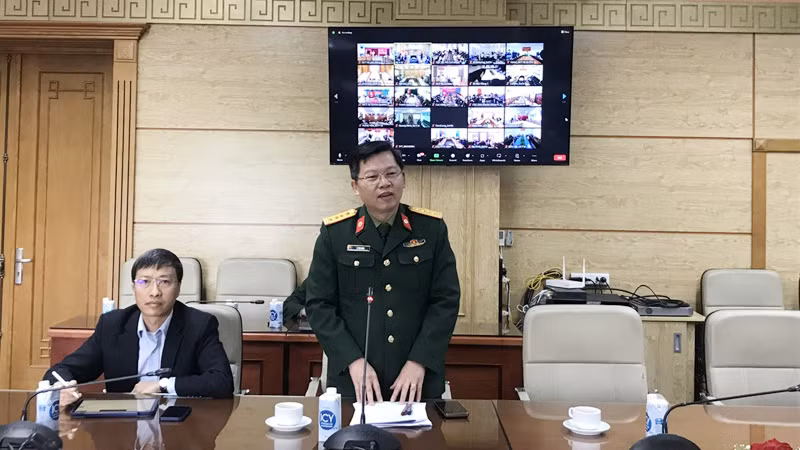 Các đại biểu trao đổi, thảo luận công tác phòng chống dịch bệnh năm 2024.