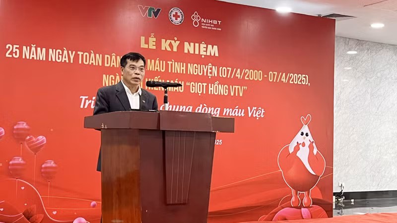 Phó Tổng Giám đốc, Chủ tịch Công đoàn Đài Truyền hình Việt Nam Đinh Đắc Vĩnh chia sẻ thông tin tại Lễ kỷ niệm.