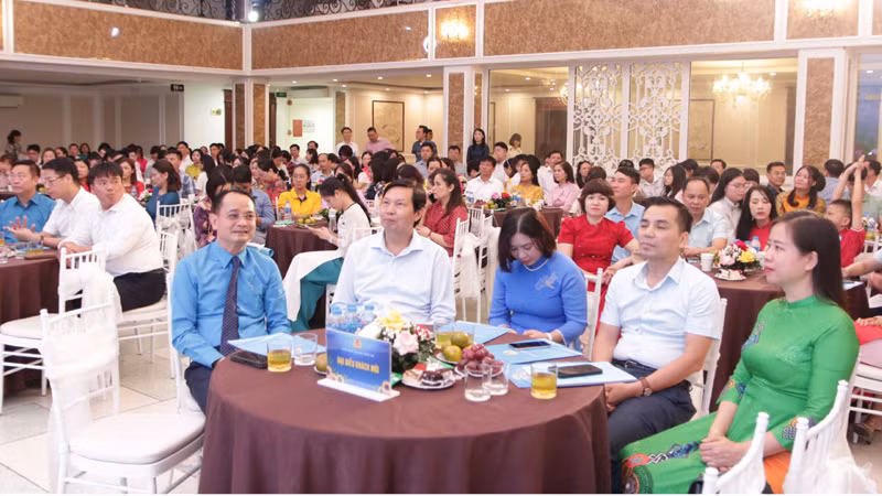 Các đại biểu tham dự Hội nghị.