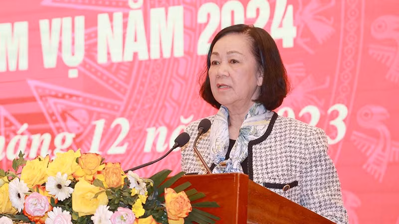 Đồng chí Trương Thị Mai, Ủy viên Bộ Chính trị, Thường trực Ban Bí thư, Trưởng Ban Tổ chức Trung ương Đảng phát biểu ý kiến tại hội nghị.