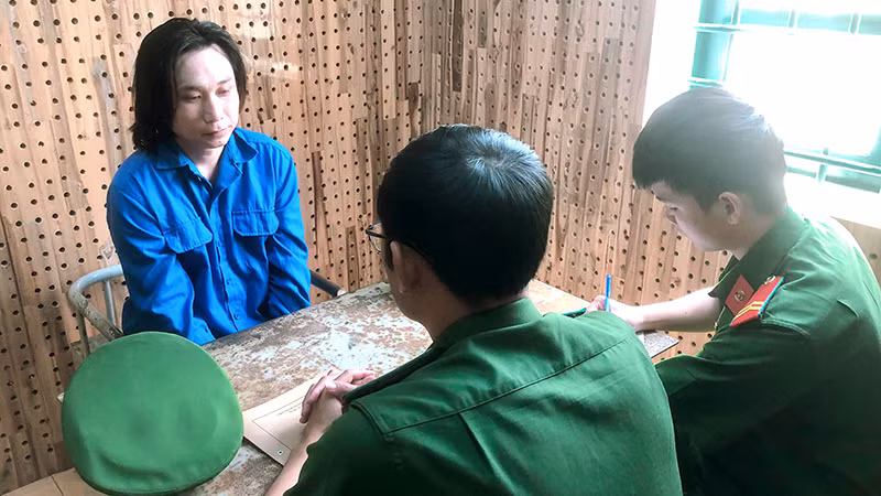 Đối tượng Hoàng Công Trường tại Cơ quan Cảnh sát điều tra Công an thành phố Gia Nghĩa, tỉnh Đắk Nông.