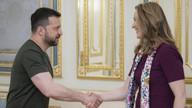 Tổng Giám đốc Tổ chức Di cư Quốc tế (IOM) Amy Pope gặp Tổng thống Ukraine Volodymyr Zelensky. (Ảnh: https://twitter.com/UNmigration)