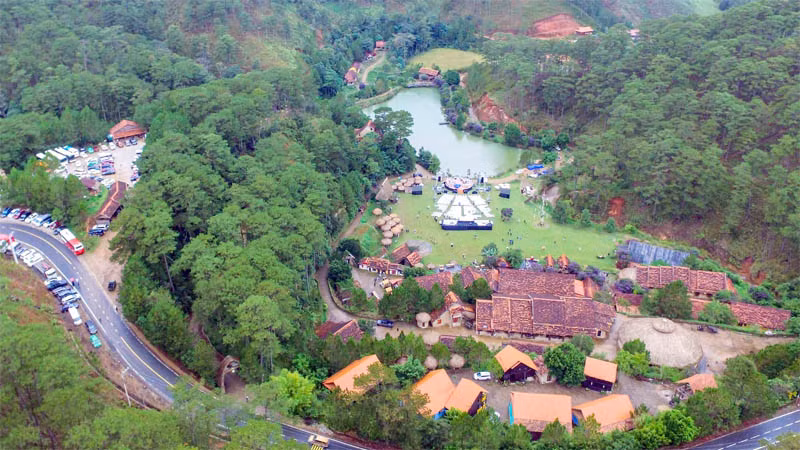 Một góc khu du lịch Làng Cù Lần. (Ảnh: Làng Cù Lần)