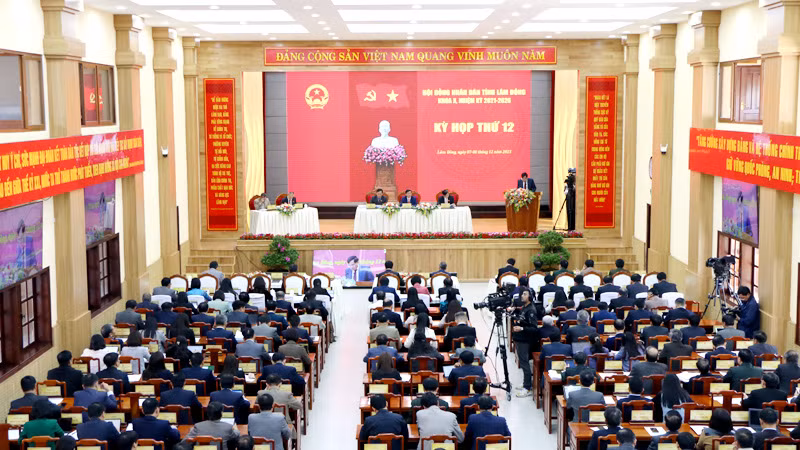 Quang cảnh kỳ họp thứ 12, Hội đồng nhân dân tỉnh Lâm Đồng khóa 10.