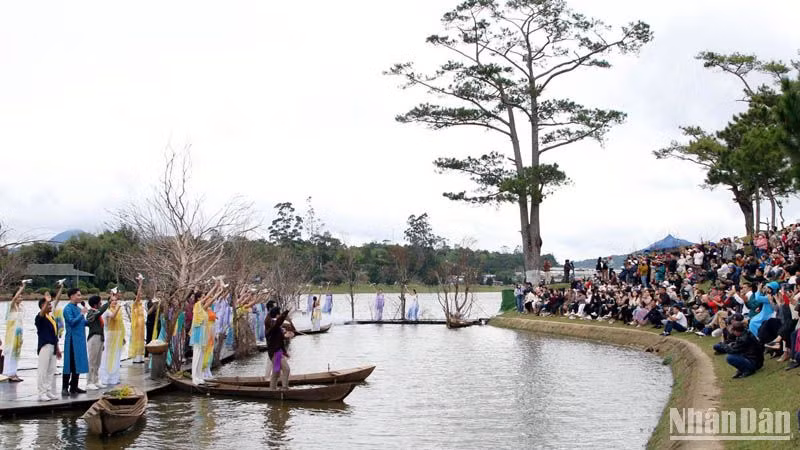 Nhiều chương trình văn hóa, nghệ thuật đã được tổ chức chào mừng kỷ niệm 130 năm Đà Lạt hình thành và phát triển.