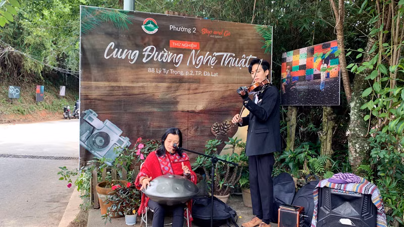 Không gian biểu diễn âm nhạc trên "Cung đường nghệ thuật Đà Lạt".