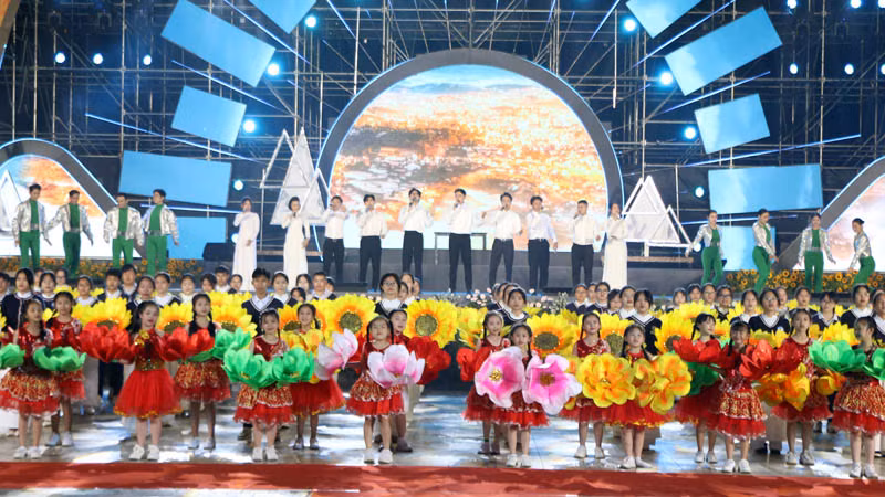 Đà Lạt được mệnh danh là thành phố ngàn hoa quanh năm khoe sắc, từ lâu đã trở thành điểm đến an toàn, hấp dẫn của du khách trong nước và quốc tế.