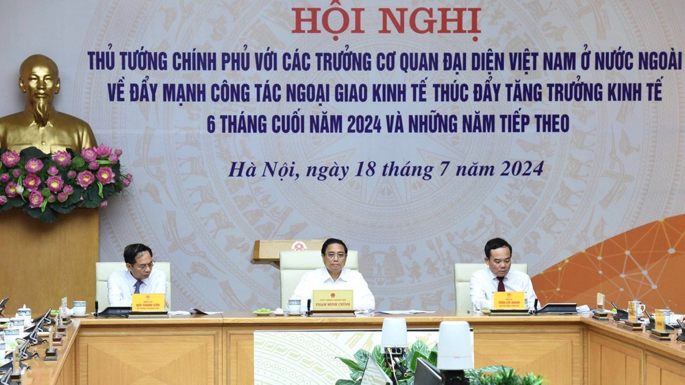 Thủ tướng Phạm Minh Chính chủ trì hội nghị. (Ảnh: TRẦN HẢI)