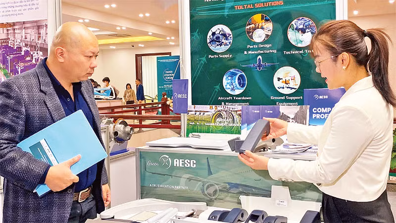 Giới thiệu những công nghệ mới tại Hội thảo quốc tế lĩnh vực Công nghiệp Hàng không Hà Nội 2024.