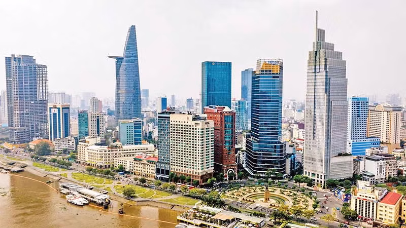 Thành phố Hồ Chí Minh nhìn từ Quận 1. (Ảnh THÀNH ĐẠT)