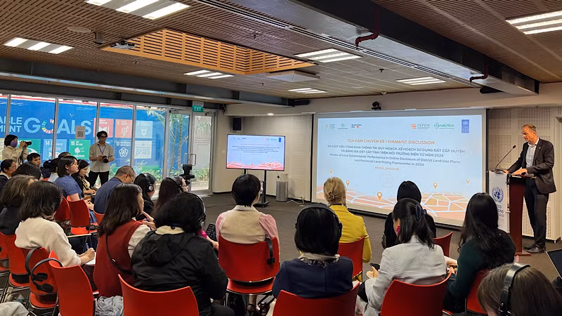 Các đại biểu tham gia tại buổi tọa đàm chuyên đề.