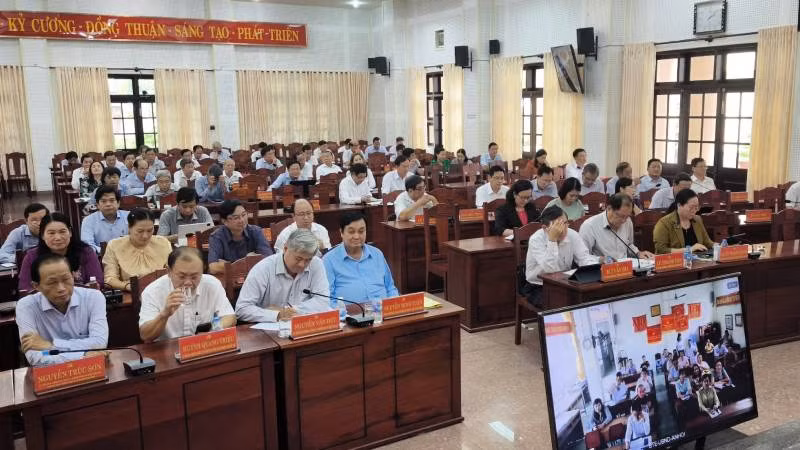 Đại biểu dự Hội nghị tổng kết Nghị quyết 18 của Ban Chấp hành Trung ương Đảng khóa XII. (Ảnh: HOÀNG TRUNG)