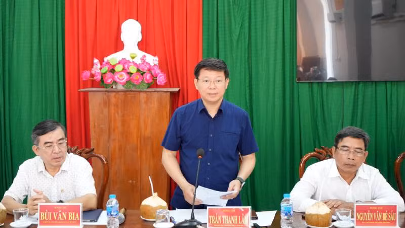 Lãnh đạo tỉnh Bến Tre chủ trì tại buổi làm việc. (Ảnh: HOÀNG TRUNG)