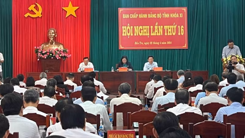 Tỉnh ủy Bến Tre tổ chức Hội nghị lần thứ 16 Ban Chấp hành Đảng bộ tỉnh khóa 11.