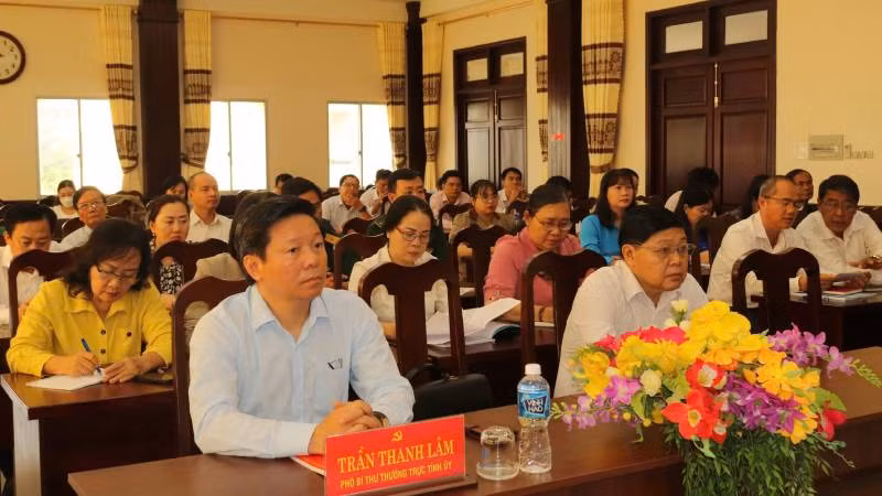 Đại biểu tham dự tại Hội nghị. (Ảnh: HOÀNG TRUNG)