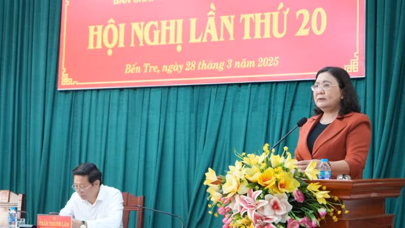 Bí thư Tỉnh ủy Bến Tre Hồ Thị Hoàng Yến phát biểu chỉ đạo tại Hội nghị. (Ảnh: HOÀNG TRUNG)