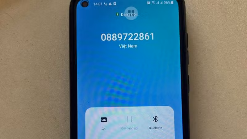 Một trong những số điện thoại đối tượng sử dụng để mạo danh lãnh đạo địa phương.