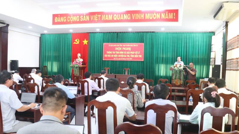 Bến Tre tổ chức Hội nghị thông tin xử lý ô nhiễm tại bãi rác An Hiệp.