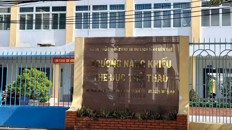 Cơ quan cảnh sát điều tra đã khởi tố, bắt tạm giam 3 bị can trong vụ án xảy ra tại Trường Năng khiếu Thể dục thể thao tỉnh Bến Tre. (Ảnh: HOÀNG TRUNG)