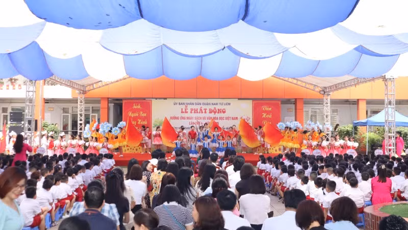 Sự kiện thu hút sự tham gia của đông đảo các đại biểu, chuyên gia và ngành giáo dục quận Nam Từ Liêm.