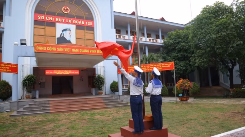 Với người lính, nhiệm vụ bảo vệ Tổ quốc vô cùng thiêng liêng.
