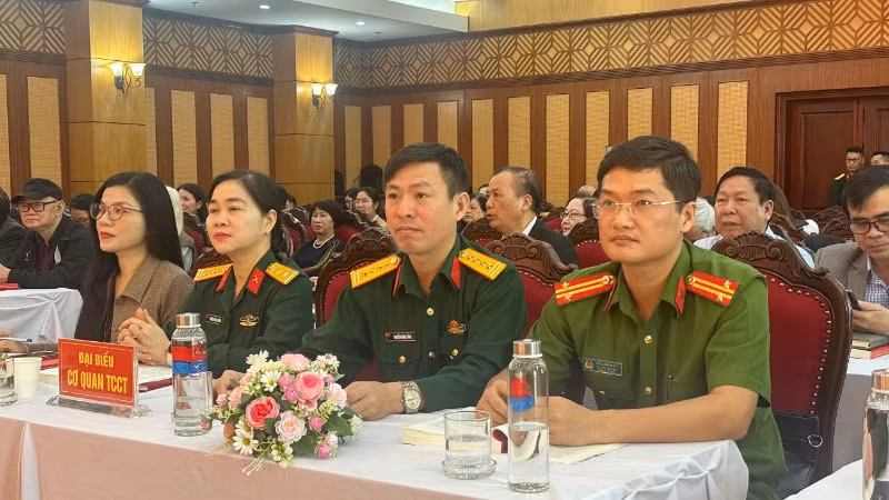 Các đại biểu tham dự hội thảo.