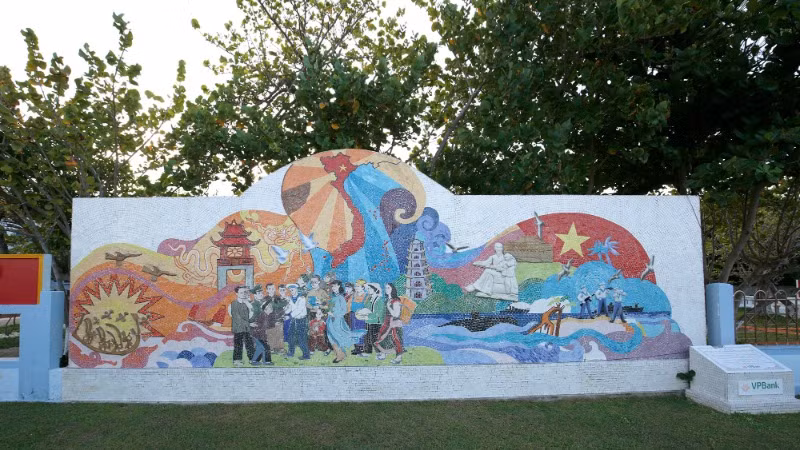 Với quân và dân trên đảo Trường Sa, đây là những tác phẩm chứa chan niềm tin, hy vọng.