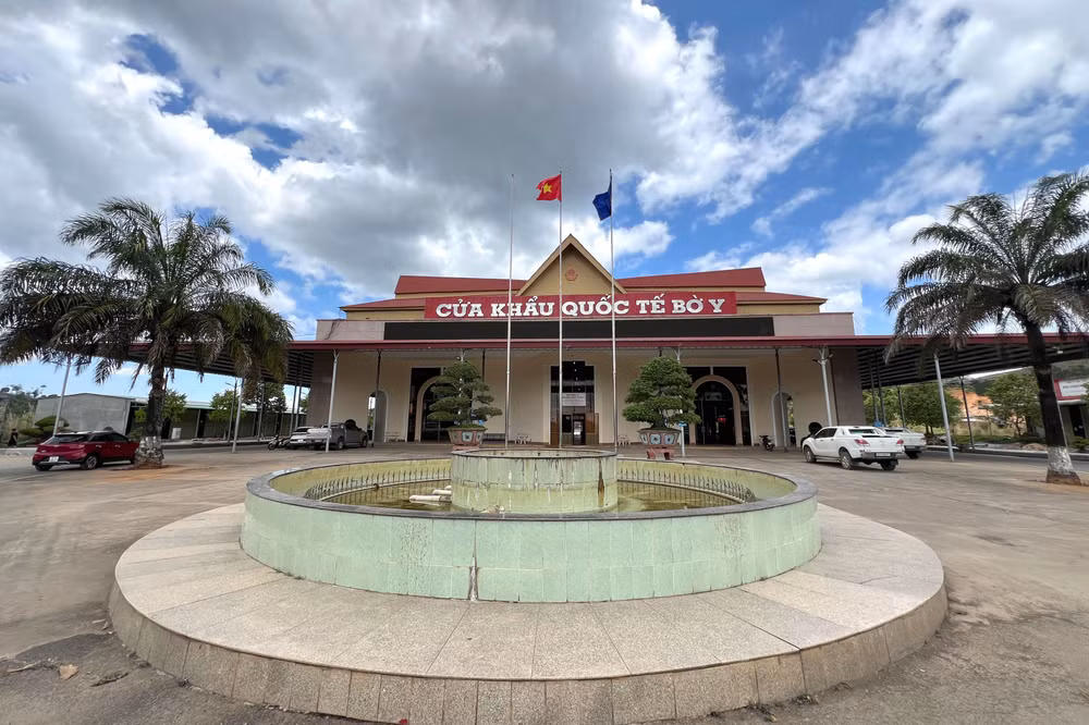 Cửa khẩu quốc tế Bờ Y vẫn giữ vẻ mộc mạc, gần gũi.