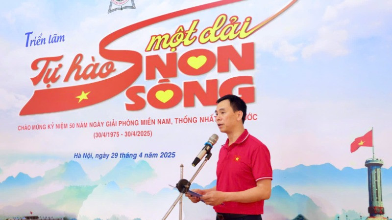 Tiến sĩ Nguyễn Việt Hùng, Giám đốc Bảo tàng Tuổi trẻ-Thư viện phát biểu tại lễ khai mạc. Tiến sĩ Nguyễn Việt Hùng, Giám đốc Bảo tàng Tuổi trẻ-Thư viện phát biểu tại lễ khai mạc.