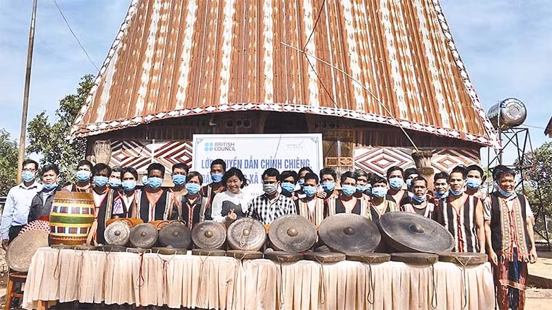 Các học viên tham gia lớp học.