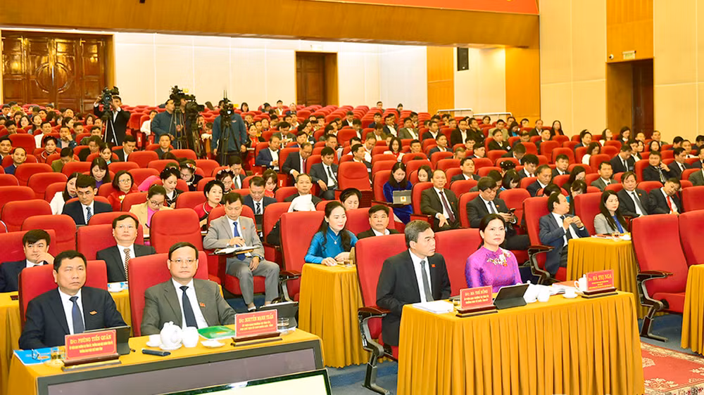 Các đại biểu dự kỳ họp.