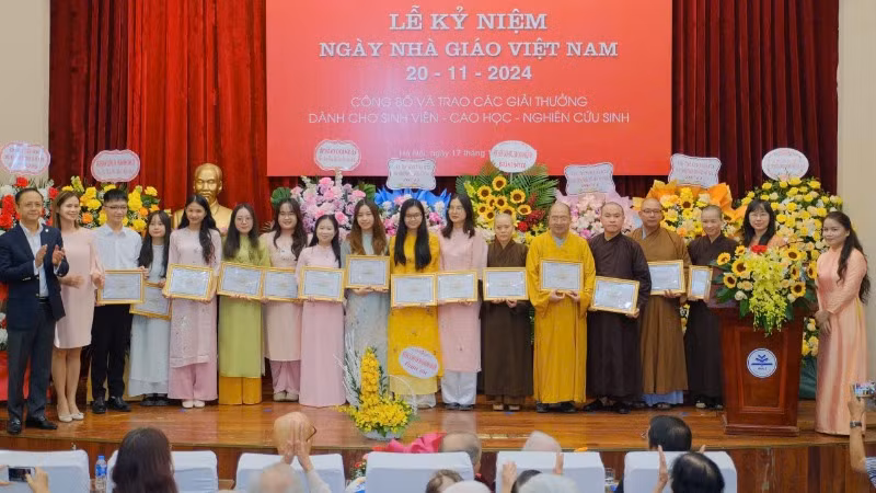 Trao tặng 15 giải thưởng cho các đề tài luận văn, đề tài khóa luận chuyên ngành Hán Nôm.