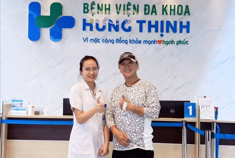 Ông Kawamurra Eiji, 53 tuổi, du khách Nhật Bản được Bệnh viện đa khoa Hưng Thịnh-Lào Cai điều trị kịp thời viêm gan cấp, bảo đảm an toàn, sức khỏe ổn định và xuất viện. (Ảnh: QUỲNH TRANG)