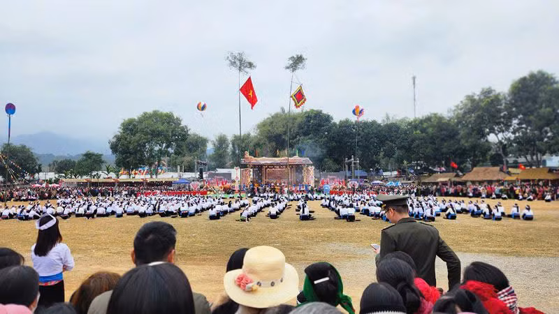 Hơn 600 nghệ nhân trình diễn chiêng tham gia Lễ hội.