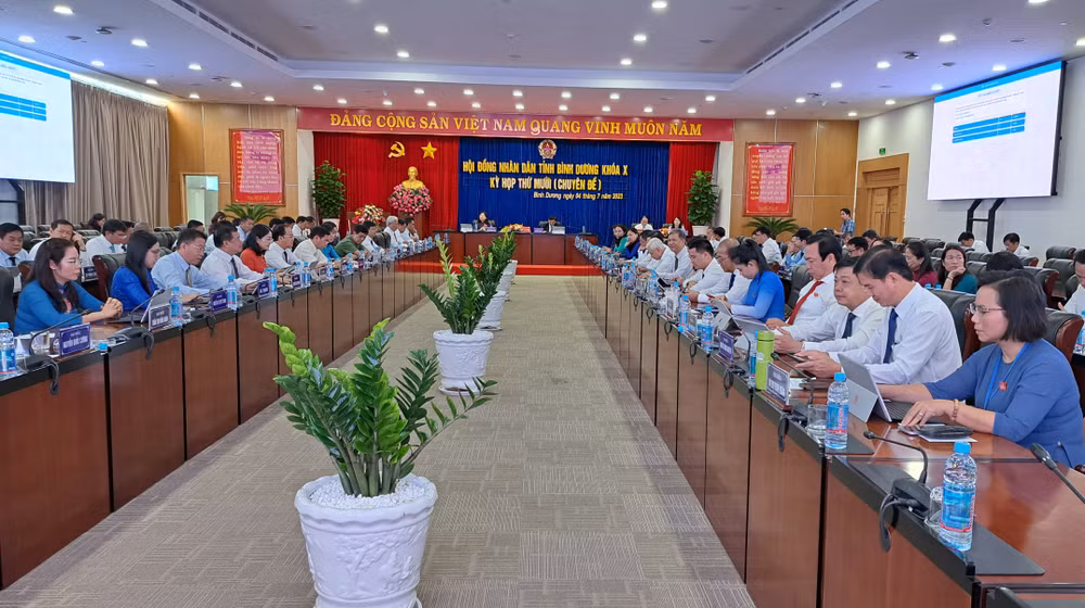 Toàn cảnh kỳ họp.