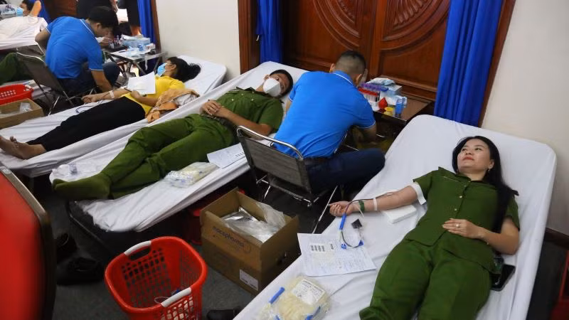 Chương trình hiến máu đã tiếp nhận gần 250 đơn vị máu.