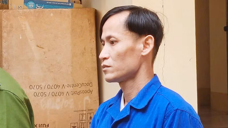 Bị cáo Nguyễn Hoàng Huy bị dẫn giải về trại giam. 