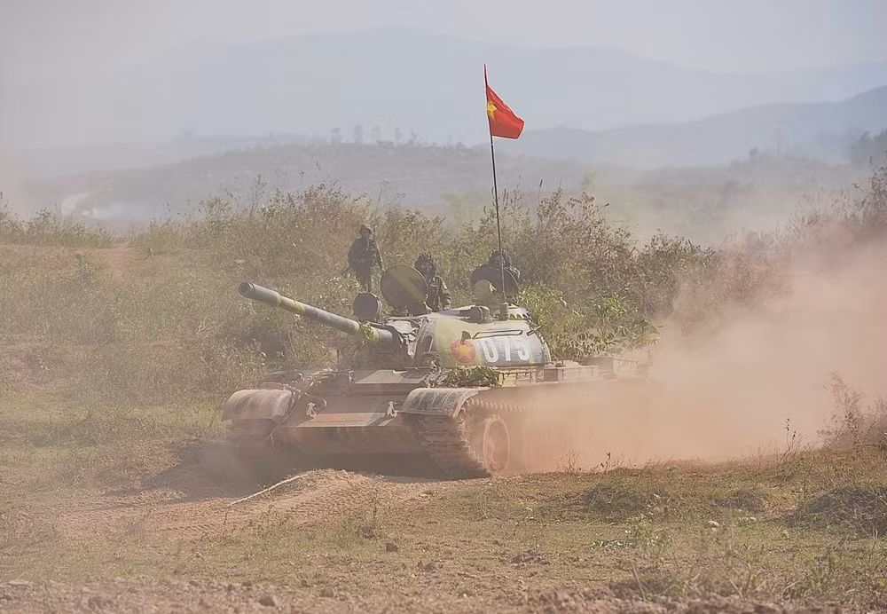 Các đơn vị tăng thiết giáp tham gia diễn tập. (Ảnh: TRẦN HẢI)