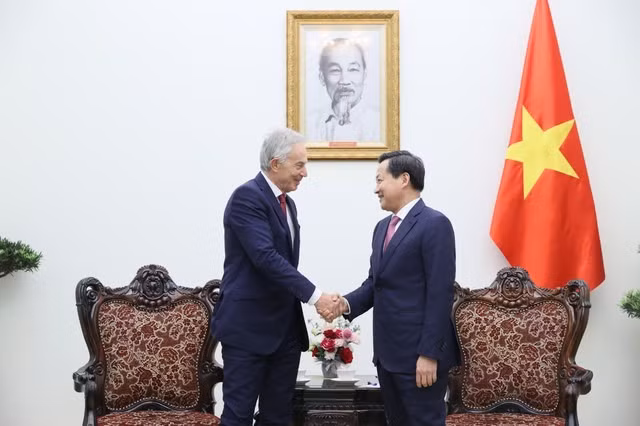 Phó Thủ tướng Lê Minh Khái tiếp ông Tony Blair, cựu Thủ tướng Anh, Chủ tịch điều hành Viện Tony Blair vì sự thay đổi toàn cầu (Viện TBI). Ảnh VGP