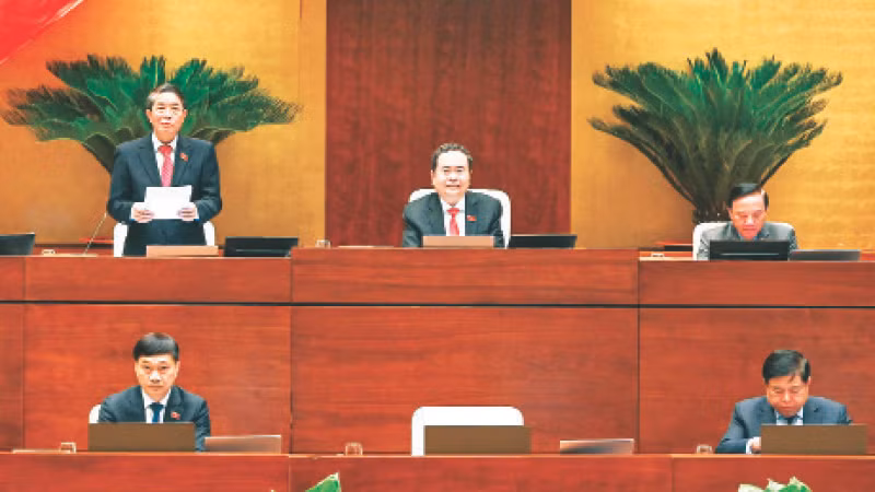 Chủ tịch Quốc hội Trần Thanh Mẫn chủ trì phiên thảo luận tại hội trường. (Ảnh DUY LINH)