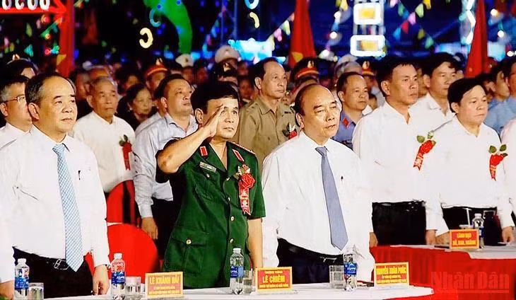 Chủ tịch nước Nguyễn Xuân Phúc dự Lễ Kỷ niệm 50 năm Chiến thắng Cấm Dơi.