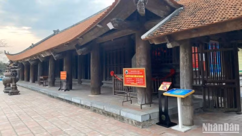 Bảng gắn chip tương tác không dây được lắp đặt tại Di tích quốc gia đặc biệt chùa Keo (huyện Vũ Thư, tỉnh Thái Bình).