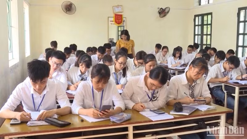 Học sinh cuối cấp tại Thái Bình bị ảnh hưởng không nhỏ bởi quy định về dạy thêm, học thêm ban hành mới đây của Bộ Giáo dục và Đào tạo.