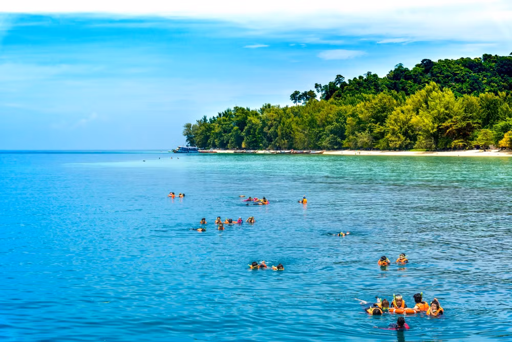 Đảo Kradan, nơi được World Beach Guide vinh danh là nơi có bãi biển đẹp nhất thế giới. (Ảnh: TAT)
