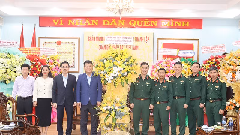 Lãnh đạo tỉnh Quảng Ngãi thăm, chúc mừng Bộ Chỉ huy Quân sự tỉnh Quảng Ngãi nhân kỷ niệm 80 năm Ngày thành lập Quân đội nhân dân Việt Nam. Lãnh đạo tỉnh Quảng Ngãi thăm, chúc mừng Bộ Chỉ huy Quân sự tỉnh Quảng Ngãi nhân kỷ niệm 80 năm Ngày thành lập Quân đội nhân dân Việt Nam.
