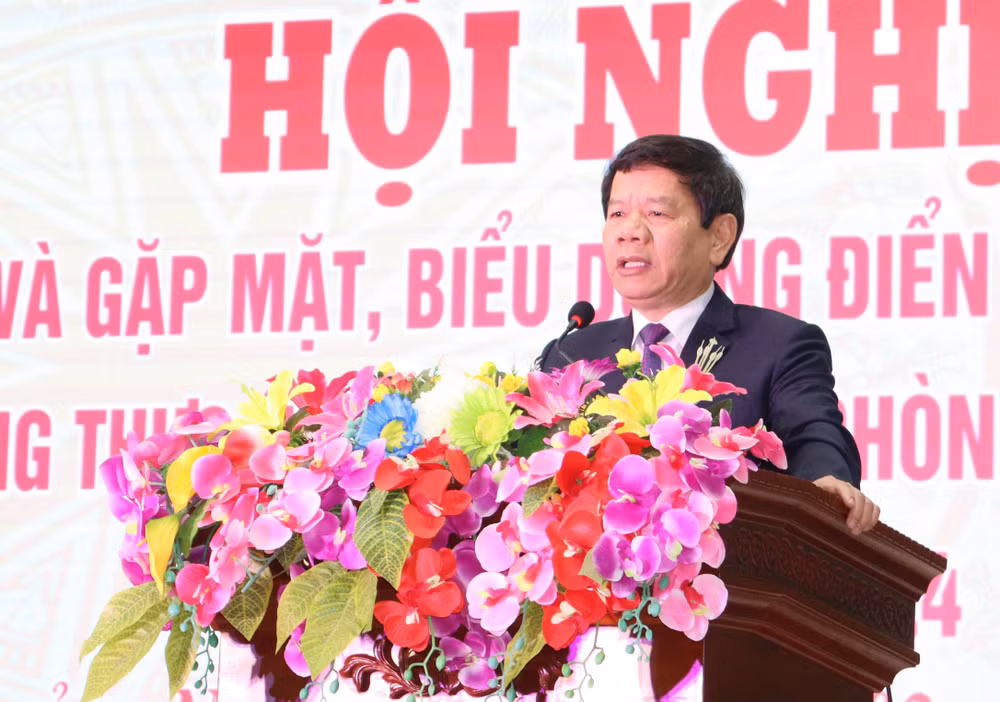 Chủ tịch Ủy ban nhân dân tỉnh Quảng Ngãi Đặng Văn Minh phát biểu chỉ đạo tại hội nghị.